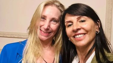 Lorena Villaverde (derecha), diputada y senadora electa, con la hermana del presidente, Karina Milei.&nbsp;