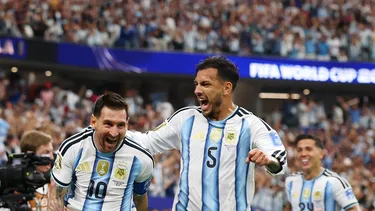 Leo Messi festeja el segundo gol ante Austria. (@Argentina)