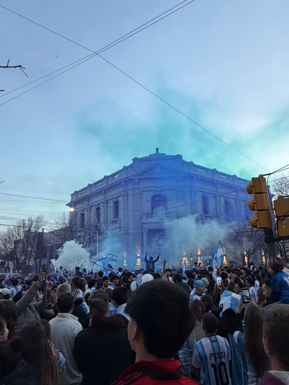 El cielo de General Villegas, a tono con la victoria de la Selección nacional.&nbsp;