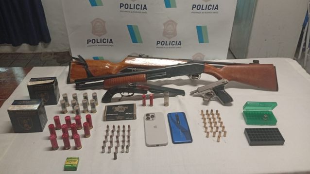 Arsenal en la casa del adolescente detenido en José C. Paz.