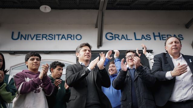 Kicillof al inaugurar la sede universitaria en Las Heras.