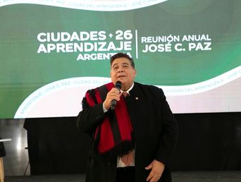 El senador Mario Ishii. 