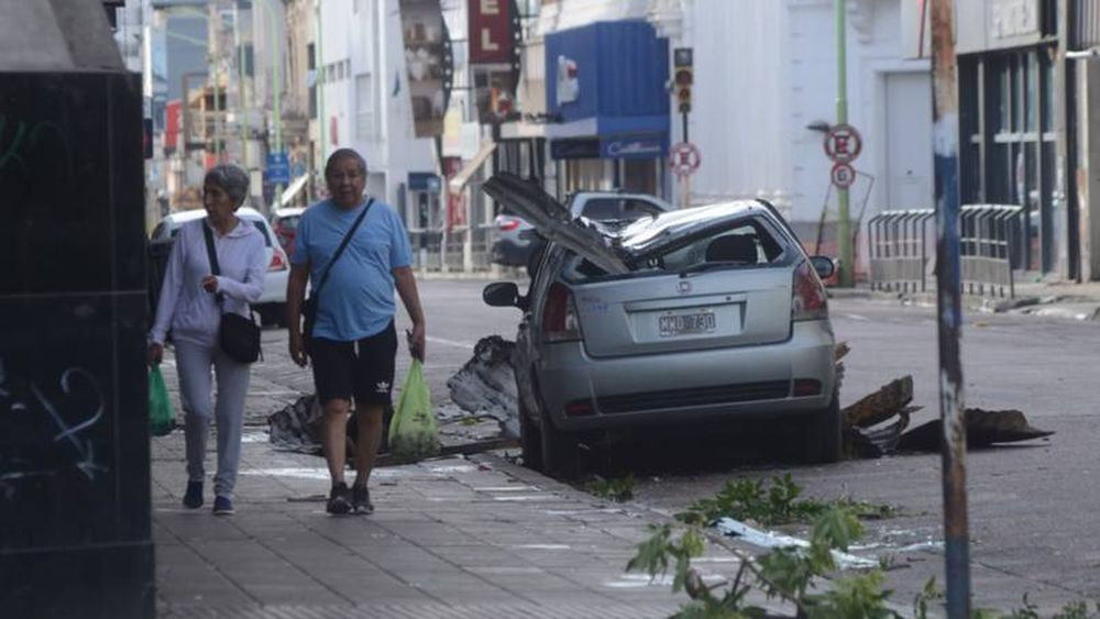 El paisaje de destrucción se hizo habitual para los bahienses.