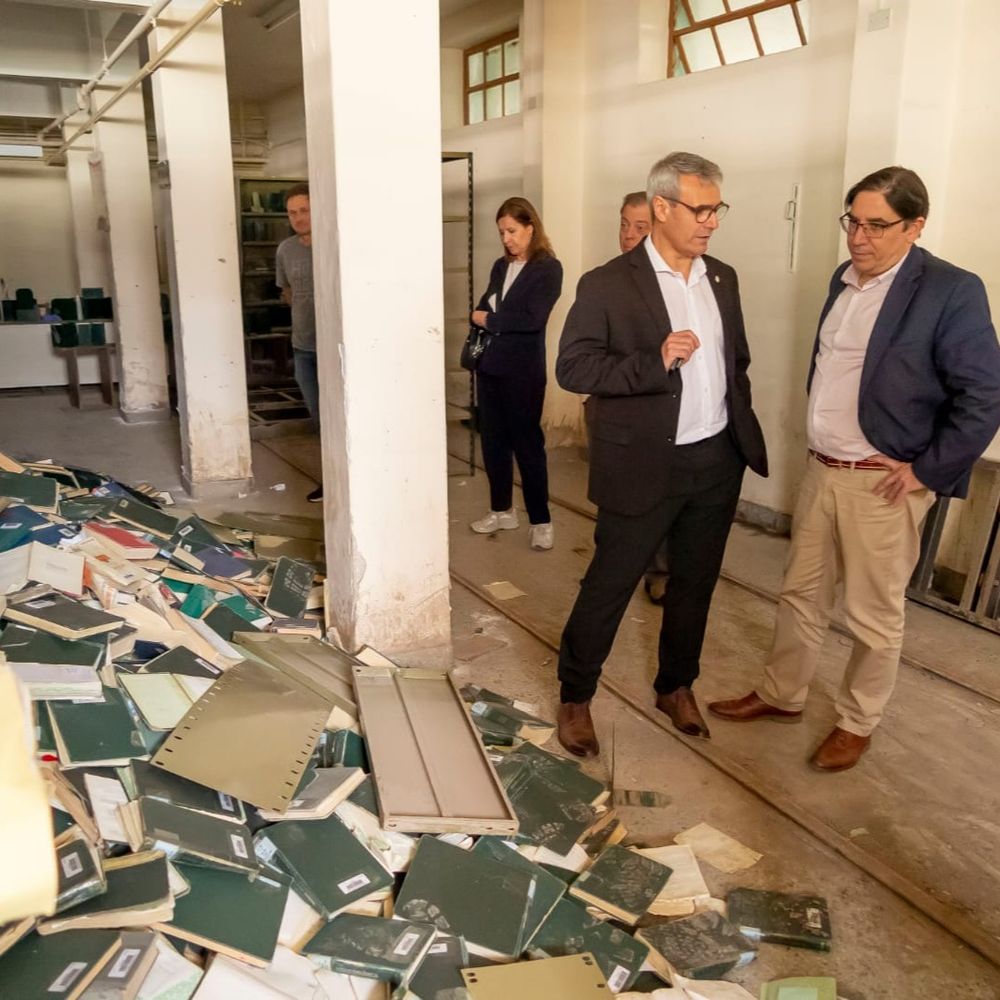 El rector de la Universidad Nacional del Sur, Daniel Vega, junto al subsecretario de Políticas Universitarias, Alejandro Álvarez.