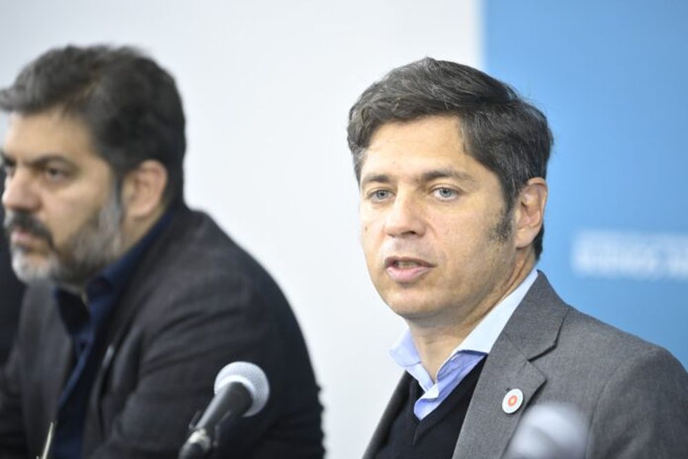 El gobernador Axel Kicillof en conferencia de prensa.