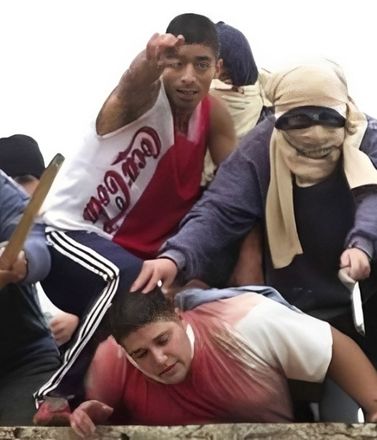 El trágico motín de Sierra Chica en 1996. El trágico motín de Sierra Chica en 1996.