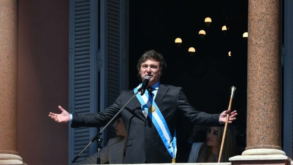 MIlei, en el histórico balcón.