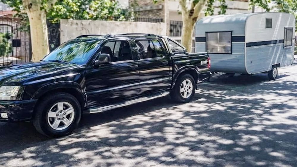 La Policía pudo rescatar la camioneta y la casa rodante, y los seis miembros de la familia asaltada resultaron ilesos. (Gentileza La Capital) La Policía pudo rescatar la camioneta y la casa rodante, y los seis miembros de la familia asaltada resultaron ilesos. (Gentileza La Capital)