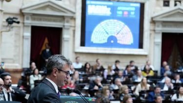 milei gano tiempo: la ley que limita el uso de los dnu fue modificada en diputados y ahora debe volver al senado