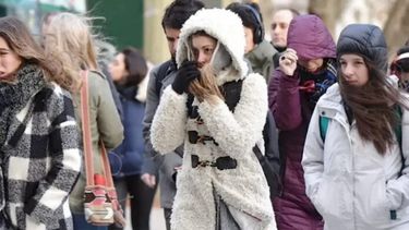Con la llegada de un frente frío, bajan las temperaturas en la zona central del país y en toda la provincia de Buenos Aires.
