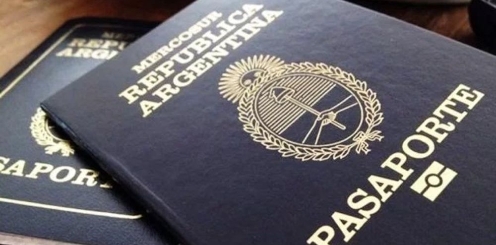 Hay que revisar el pasaporte antes de viajar.&nbsp;