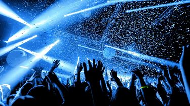 Las discotecas enfrentan no sólo la crisis económica, también los altos costos que implicar estar dentro de la ley.