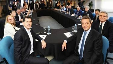 A través del lema La patria no se vende, 20 partidos anunciaron que van a acompañar todas las iniciativas multisectoriales, marchas, protestas y reclamos que viene sosteniendo el pueblo argentino a lo largo y ancho del país.