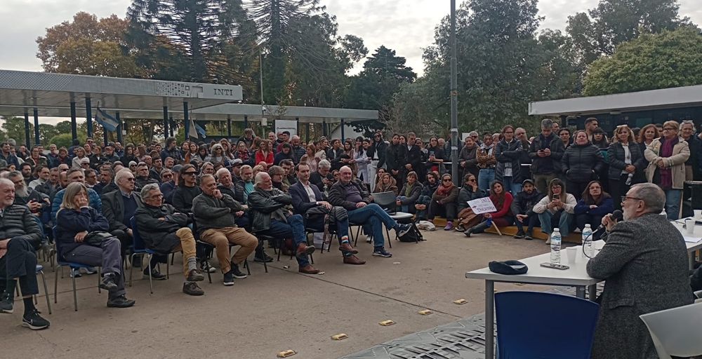 La exposición de los empresarios se realizó en la sede del INTI, en el partido de San Martín.