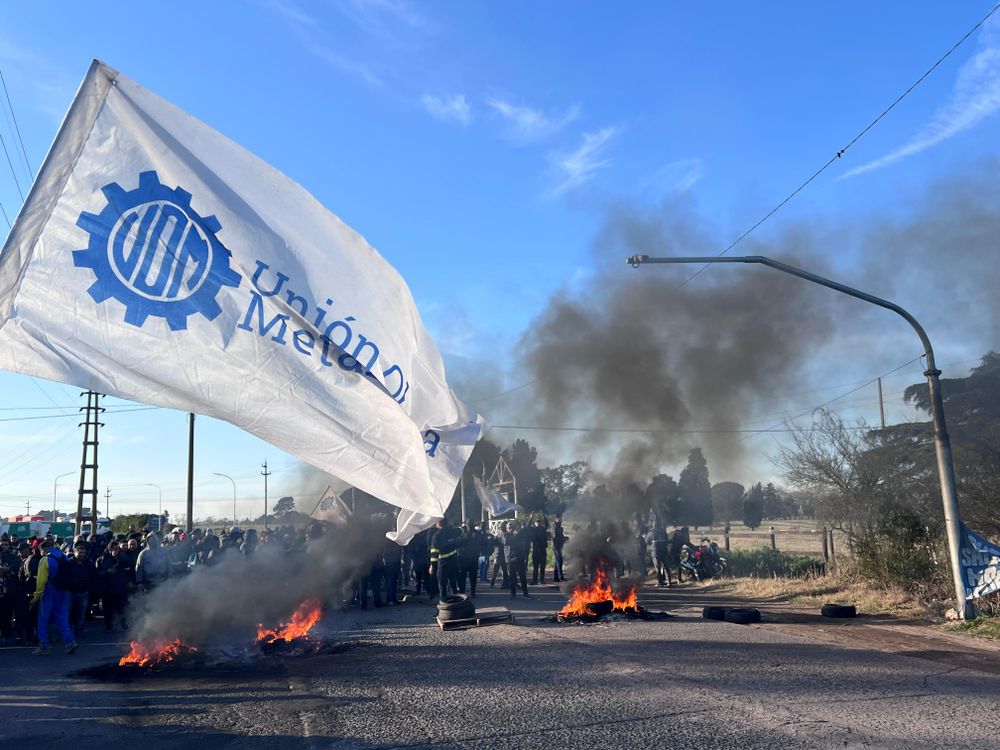La protesta en la planta de Termium-Siderar en Ramallo. (Gentileza Diario El Norte)