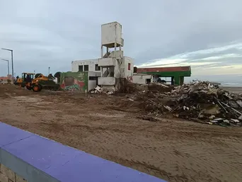 Los trabajos en el viejo balneario del Automóvil Club Argentino. Los trabajos en el viejo balneario del Automóvil Club Argentino.