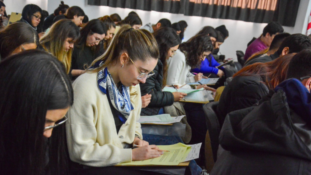 La evaluación se realizó en tres sedes: La Plata, Bahía Blanca y Pergamino.