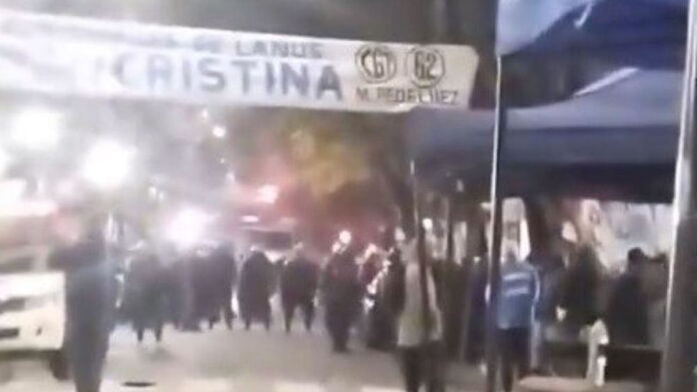 Operativo de madrugada frente al departamento de Cristina Fernández.