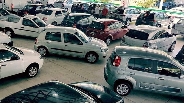 Salvo raras excepciones, los argentinos apuestan a los autos de colores sobrios.