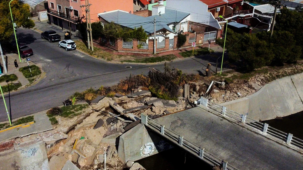 El Canal Maldonado de Bahía Blanca quedó muy dañado después de la inundación del 7 de marzo. (NA)