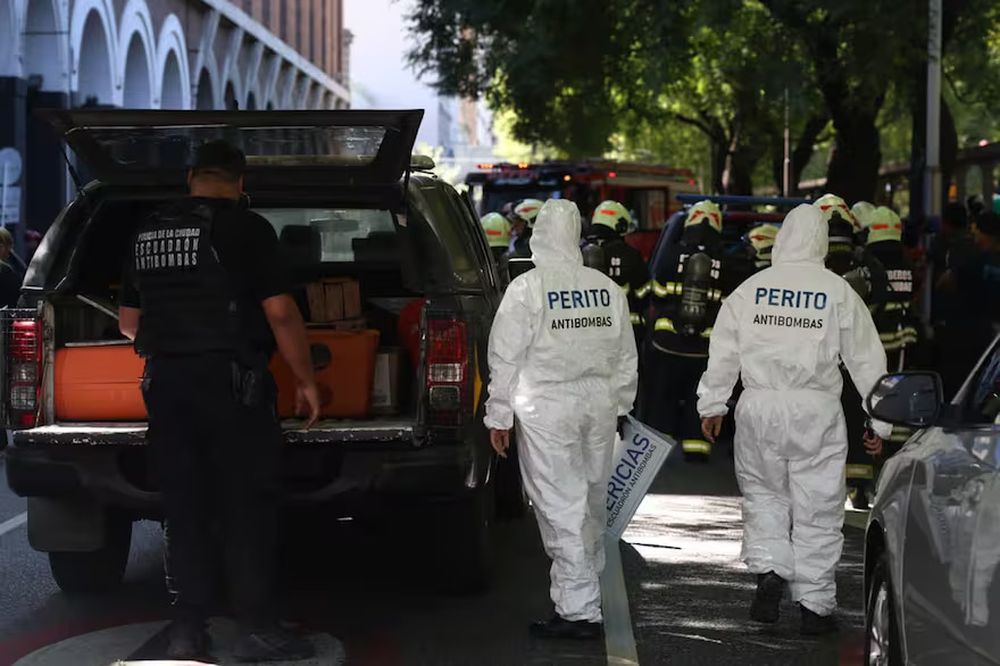 Personal de la división anti explosivos de gendarmería.&nbsp;