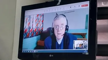 El padre Grassi habló por Zoom desde la cárcel de Campana. (Captura de video)
