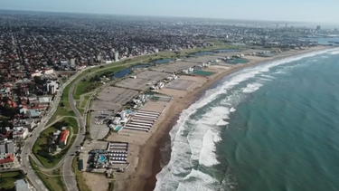 Las playas de Punta Mogotes desde el aire. (https://laperladelatlantic.wixsite.com/)