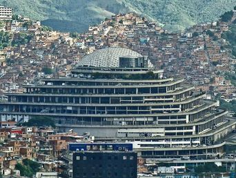 El helicoide, en el centro de Caracas, Venezuela. El helicoide, en el centro de Caracas, Venezuela.