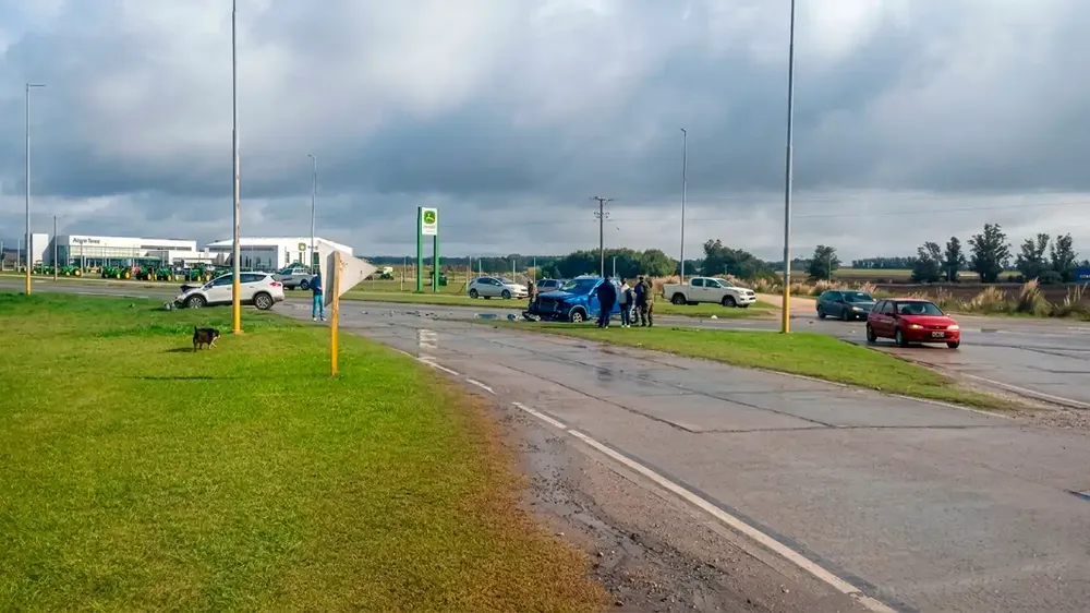 Dos camionetas chocaron en la Ruta 88 en medio de condiciones climáticas adversas. (Ecos Diarios)