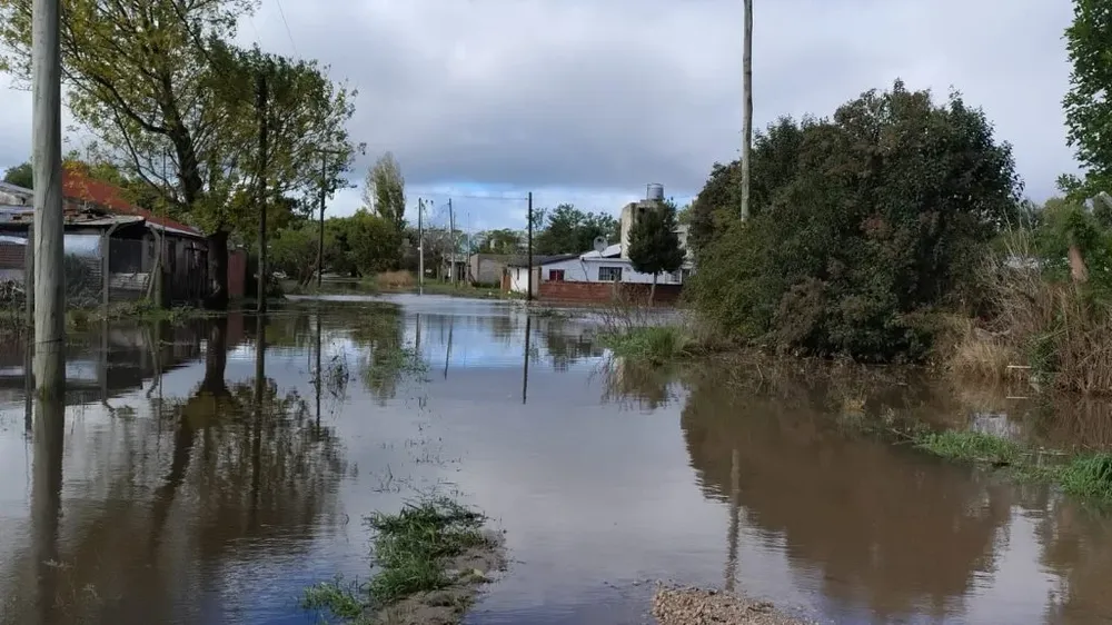 El temporal dejó calles anegadas en Mar del Plata.