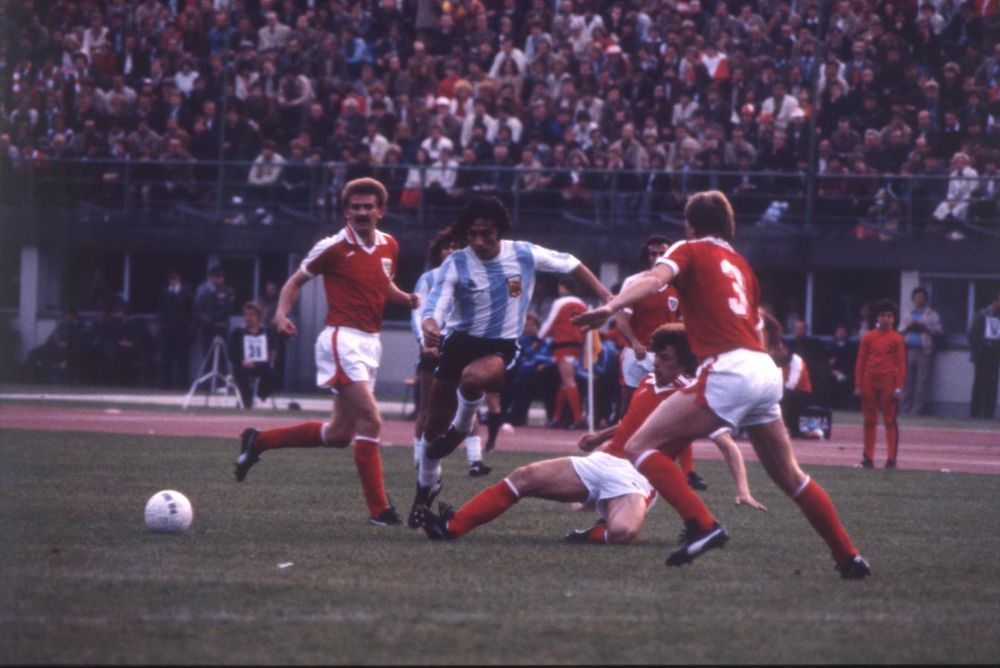Argentina y Austria se enfrentaron dos veces: en 1980 fue goleada de Argentina y en 1990 fue empate 1 a 1.