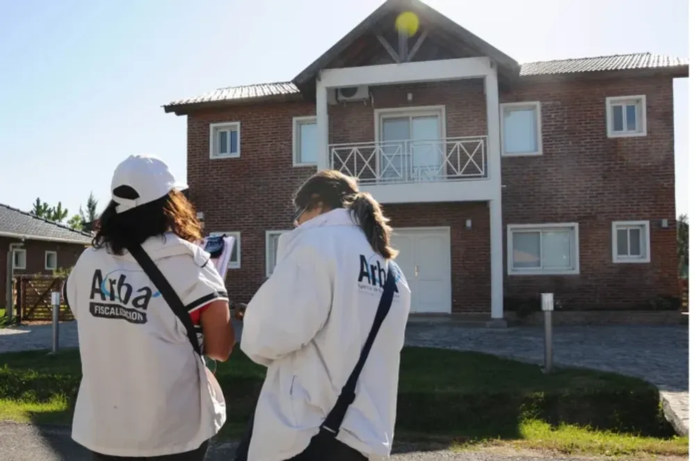 La Justicia rechazó cautelar de vecinos de barrios privados para retrotraer el Impuesto Inmobiliario .