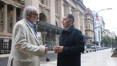 El intendente de Esteban Echeverría, Fernando Gray, realizó este jueves una presentación en la Justicia para frenar el cierre de la agencia estatal Télam, anunciado por el Gobierno nacional.