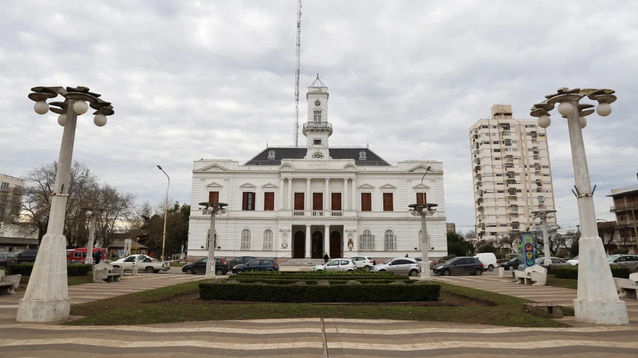 La sede de la Municipalidad de Azul.