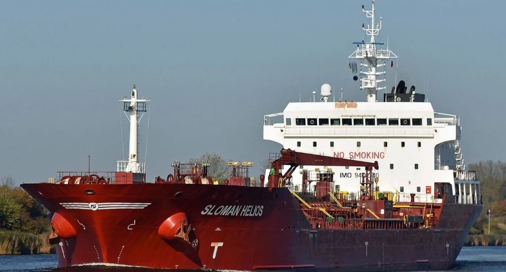 El buque Helios llevaba nafta y diesel en su carga. El buque Helios llevaba nafta y diesel en su carga.