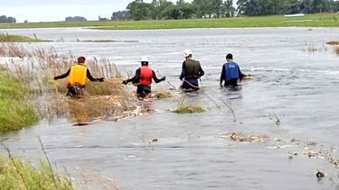 Búsqueda de las personas desaparecidas en aguas del Canal Piñeyro. (Bomberos de Bolívar)