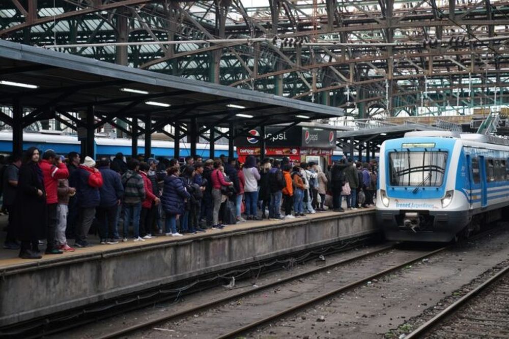 El Gobierno dictó la conciliación obligatoria y este miércoles habrá trenes.