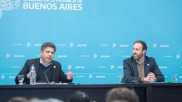 Axel Kicillof y Pablo López en conferencia de prensa.&nbsp;