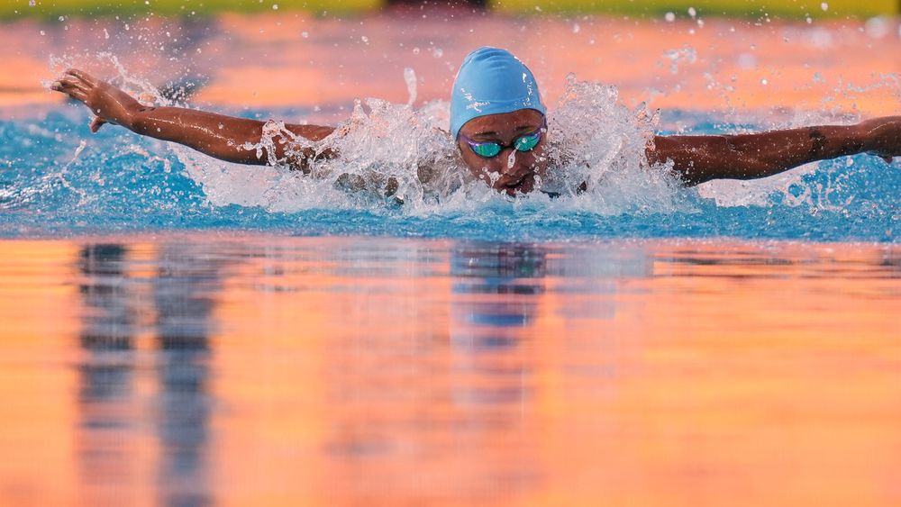Agostina Hein, en pleno estilo mariposa, el primero en los 200 metros combinados.
