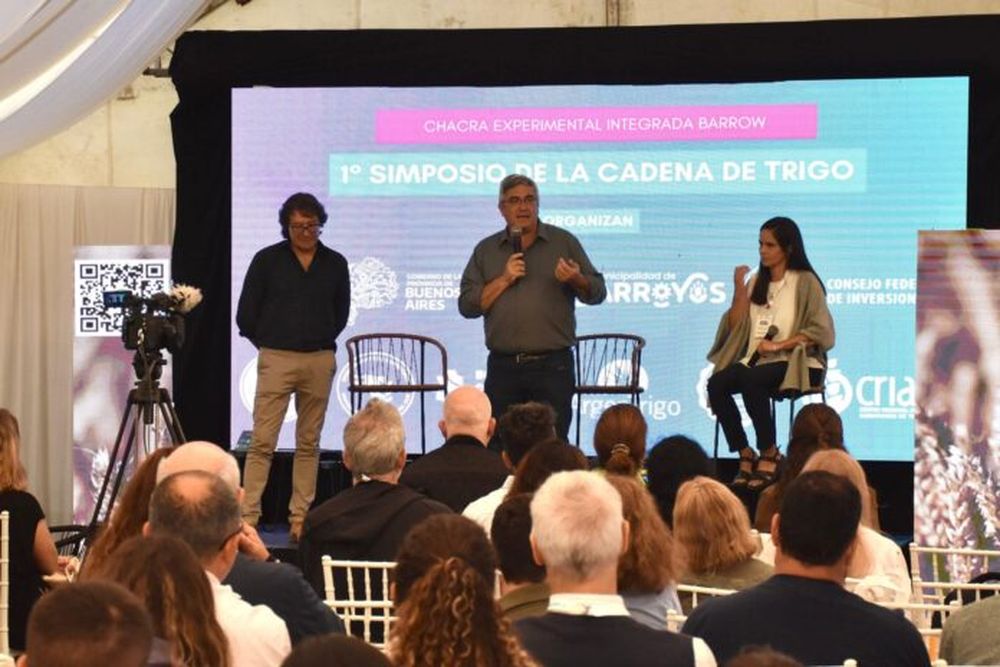 El ministro de Desarrollo Agrario, Javier Rodríguez abrió el Primer Simposio de la Cadena de Trigo en la Chacra Experimental Integrada Barrow de la ciudad de Tres Arroyos.
