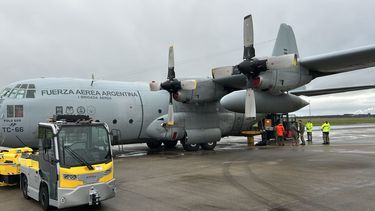 El Hércules C 130 de la Fuerza Aérea que tuvo un desperfecto.