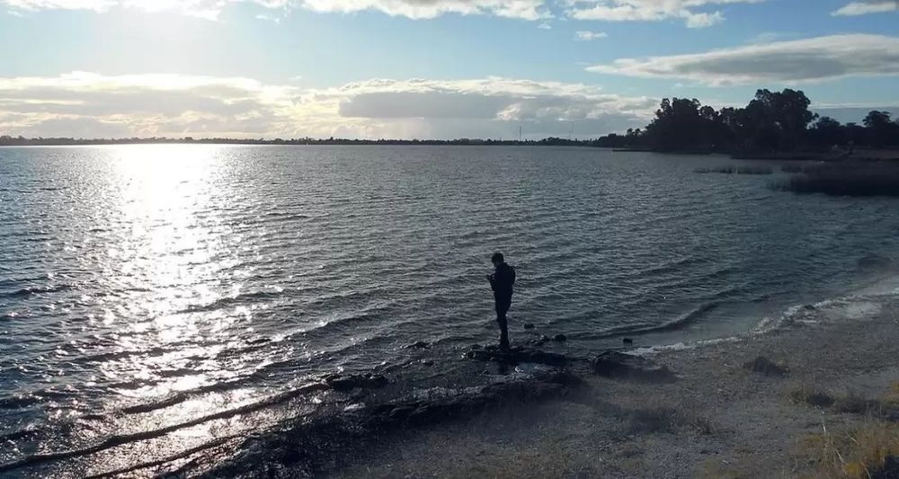 La Laguna del Monte hoy, muy parecida a cómo la descubrió el Teniente Coronel Freyre hace un siglo y medio. La Laguna del Monte hoy, muy parecida a cómo la descubrió el Teniente Coronel Freyre hace un siglo y medio.