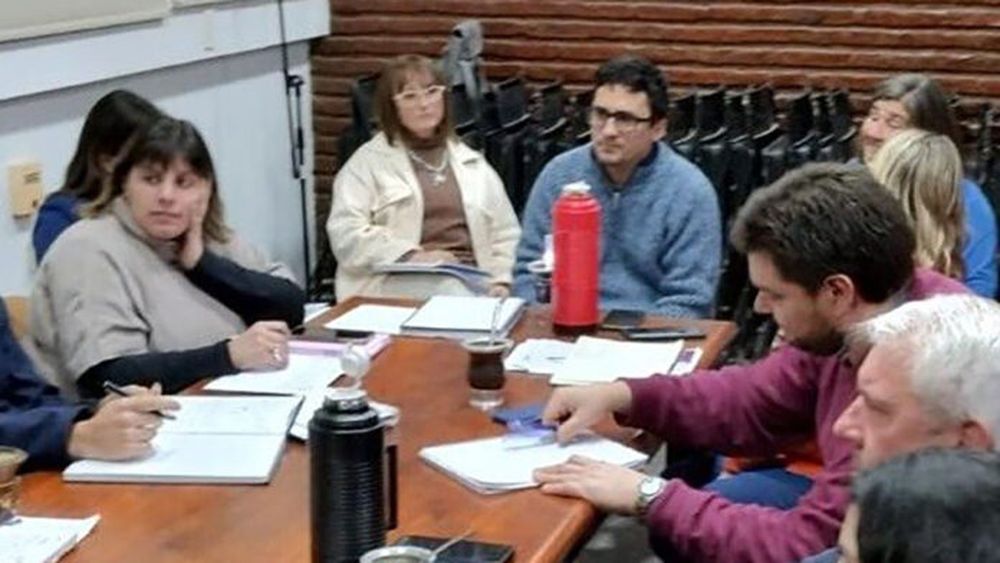 Encuentro entre farmacéuticos y concejales en Trenque Lauquen. - La Opinión de Trenque Lauquen -