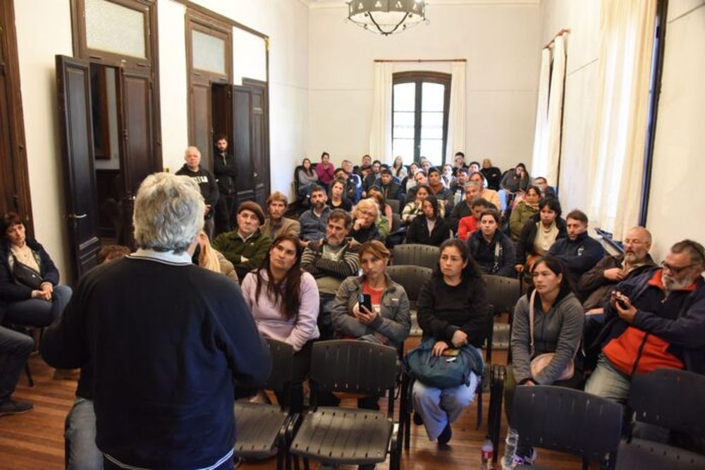 El ministro Javier Rodríguez frente a los productores de la Agricultura Familiar. (Prensa MDA)