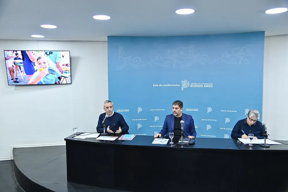 Andrés “Cuervo” Larroque, Carlos Bianco y Flavia Terigi.&nbsp;