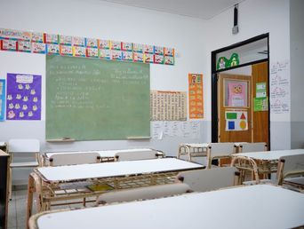 Un aula vacía en una escuela.&nbsp;