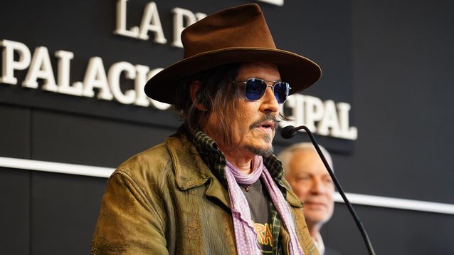 El actor Johnny Depp recibió las llaves de la ciudad de La Plata en manos del intendente Julio Alak.