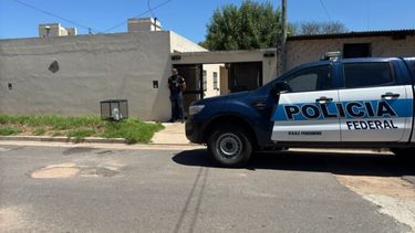 La Policía Federal allana un domicilio de Pergamino. (PFA)