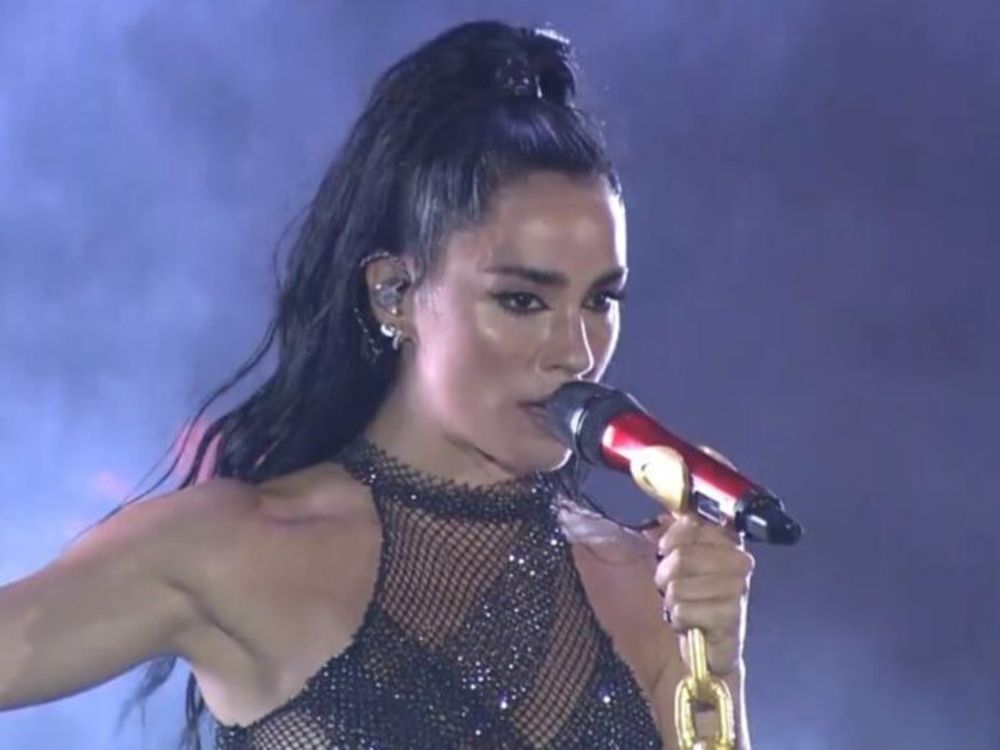 Lali Espósito se presentó en Cosquín Rock en medio de sus cruces con Milei. - Captura de TV -