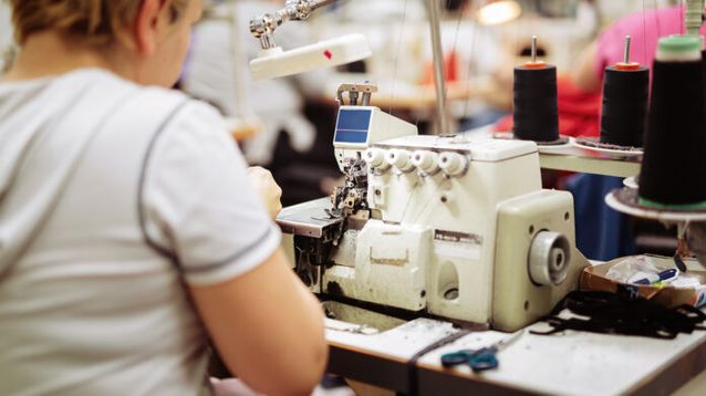 Una trabajadora textil.
